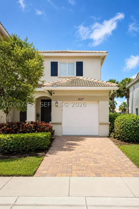 1127 Vermilion Dr, Lake Worth, FL 33461