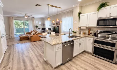 1127 Vermilion Dr, Lake Worth, FL 33461