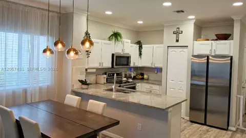 1127 Vermilion Dr, Lake Worth, FL 33461