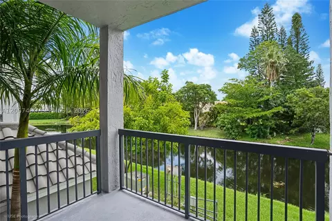 11205 W Atlantic Blvd #207, Coral Springs, FL 33071
