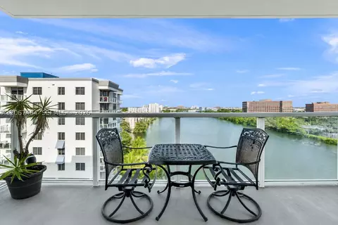 5091 NW 7th St #PH-02, Miami, FL 33126