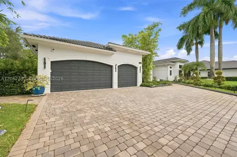3829 Gulfstream Way, Davie, FL 33328