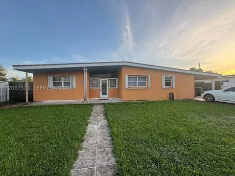 10920 Westwood Lake Dr, Miami, FL 33165