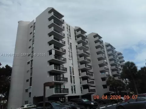 4800 Bayview Dr #802, Fort Lauderdale, FL 33308
