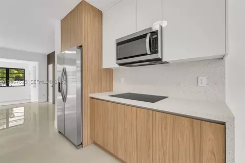 Kitchen - 611 SE 4th St, Hialeah, FL 33010 photo 4 of 4