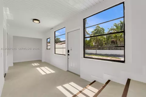 Entry Way - 611 SE 4th St, Hialeah, FL 33010 photo 2 of 5