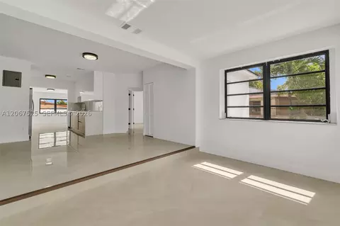 Living - 611 SE 4th St, Hialeah, FL 33010 photo 1 of 10