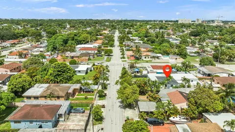 View/Area - 611 SE 4th St, Hialeah, FL 33010 photo 2 of 4