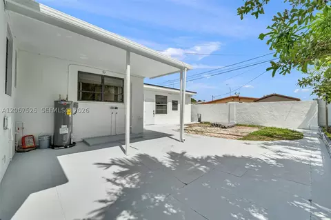 Exterior - 611 SE 4th St, Hialeah, FL 33010 photo 2 of 5