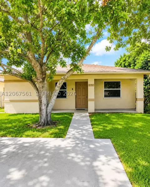 221 NE 35th St, Oakland Park, FL 33334