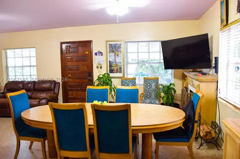 Dining - Undisclosed, Hialeah, FL 33012 photo 2 of 2