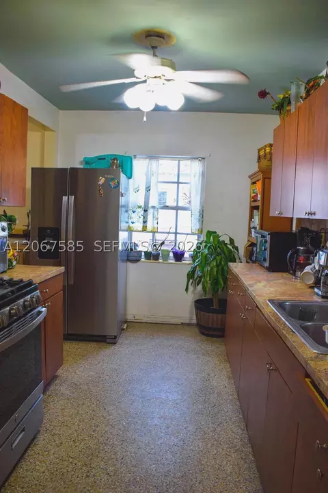 Kitchen - Undisclosed, Hialeah, FL 33012 photo 2 of 2