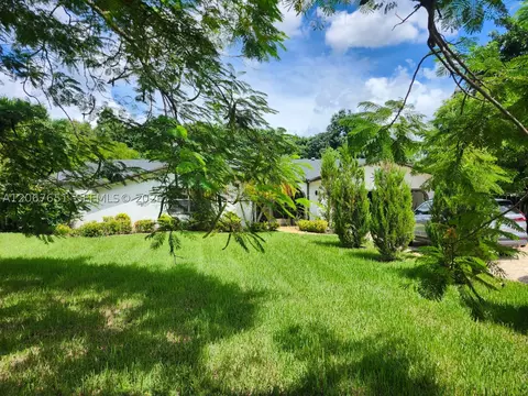 18611 SW 61st Ct, Southwest Ranches, FL 33332