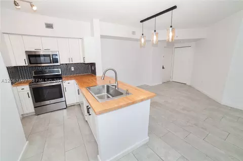 17125 N Bay Rd #3410, Sunny Isles Beach, FL 33160