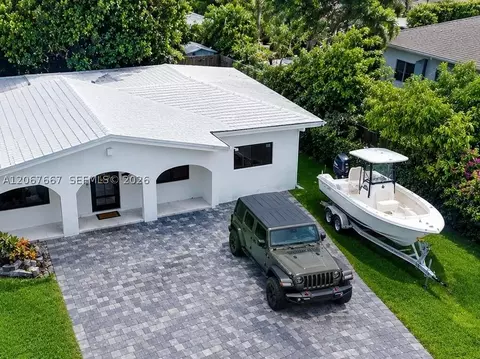 3431 NE 8th Ave, Oakland Park, FL 33334