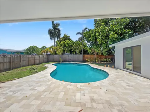 3431 NE 8th Ave, Oakland Park, FL 33334