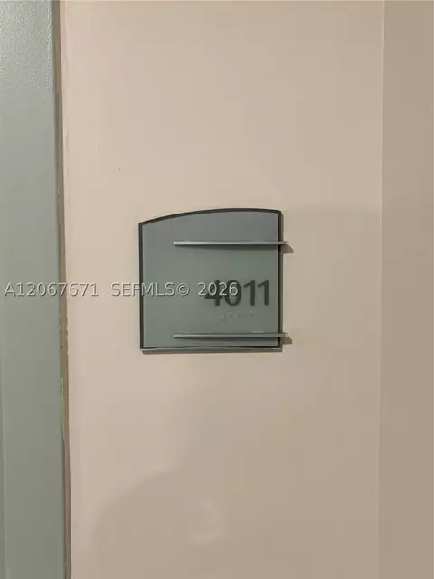 1900 N Bayshore Dr #4011, Miami, FL 33132