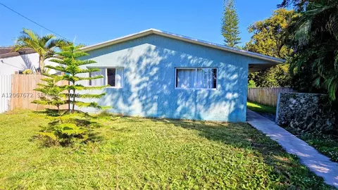 2411 Thomas St, Hollywood, FL 33020