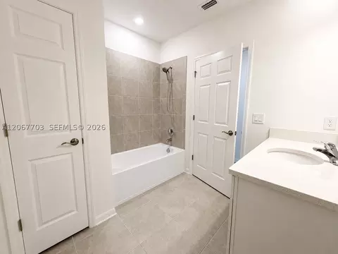 Bath - 9808 Last Light Gln, Parrish, FL 34219 photo 2 of 2