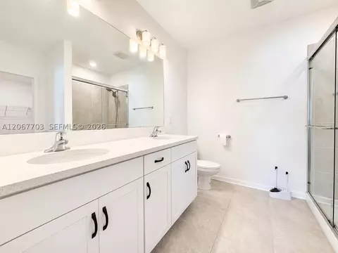 Bath - 9808 Last Light Gln, Parrish, FL 34219 photo 1 of 2