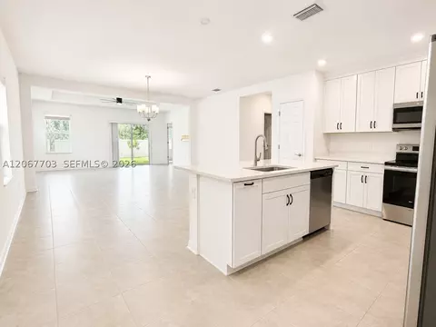 Kitchen - 9808 Last Light Gln, Parrish, FL 34219 photo 1 of 2