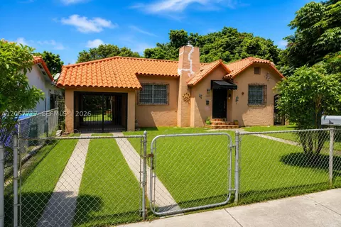 2347 SW 2nd St, Miami, FL 33135