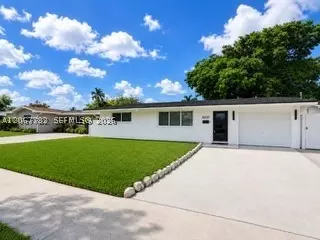 8600 Taft St, Pembroke Pines, FL 33024