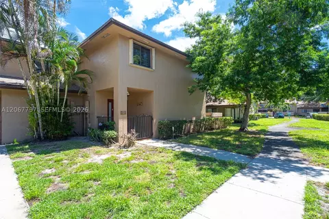 2214 NW 39th Ave, Coconut Creek, FL 33066