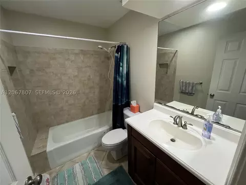 Bath - 2472 NW Everglades Blvd, Stuart, FL 34994 photo 2 of 2