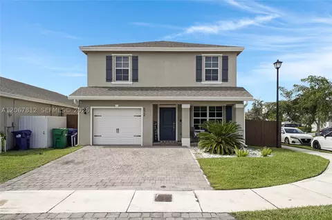 572 NE 6th Pl, Homestead, FL 33034