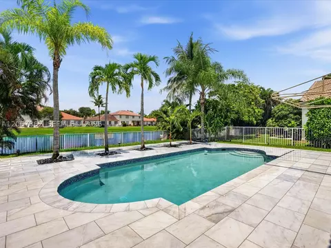 1800 NW 78th Ave, Pembroke Pines, FL 33024