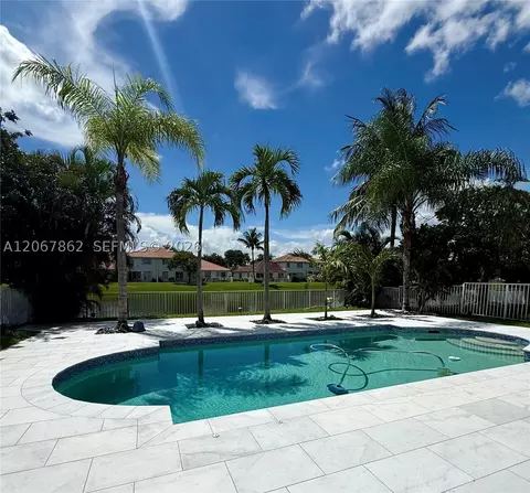 1800 NW 78th Ave, Pembroke Pines, FL 33024