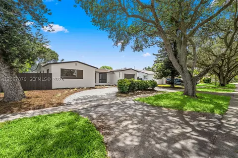 8978 SW 49th St, Cooper City, FL 33328
