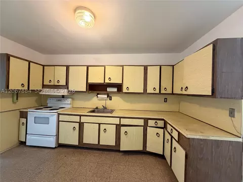 Kitchen - 733 W 35th St, Hialeah, FL 33012 photo 3 of 4