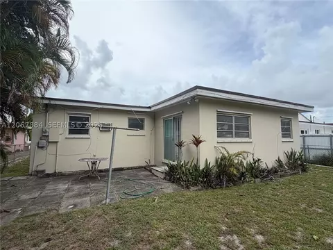 Exterior - 733 W 35th St, Hialeah, FL 33012 photo 1 of 4