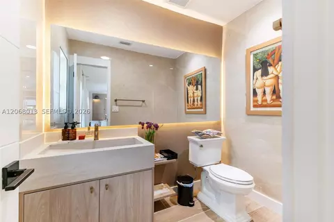 Bath - Undisclosed, Pinecrest, FL 33156 photo 2 of 4
