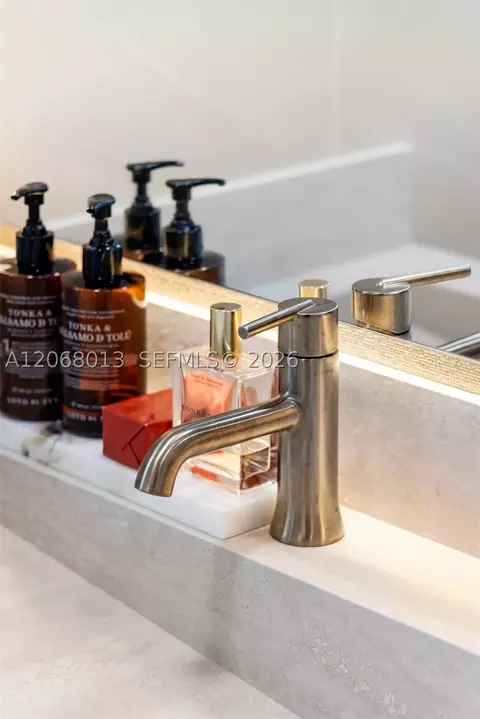 Bath - Undisclosed, Pinecrest, FL 33156 photo 1 of 4