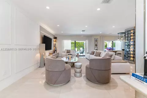 Living - Undisclosed, Pinecrest, FL 33156 photo 1 of 6