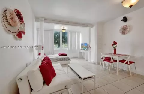 4040 Galt Ocean Dr #221, Fort Lauderdale, FL 33308