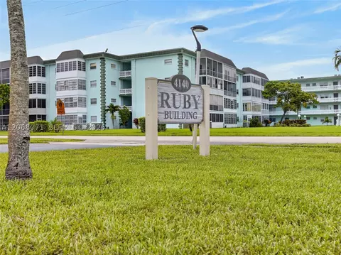 4140 NW 44th Ave #408, Lauderdale Lakes, FL 33319