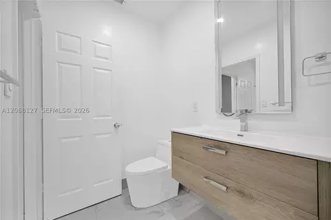Bath - 451 E 37st, Hialeah, FL 33013 photo 2 of 3