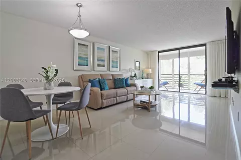 1100 Colony Point Cir #419, Pembroke Pines, FL 33026