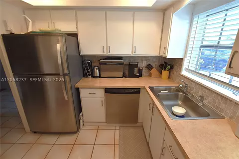 2666 Emory Dr E #F, West Palm Beach, FL 33415