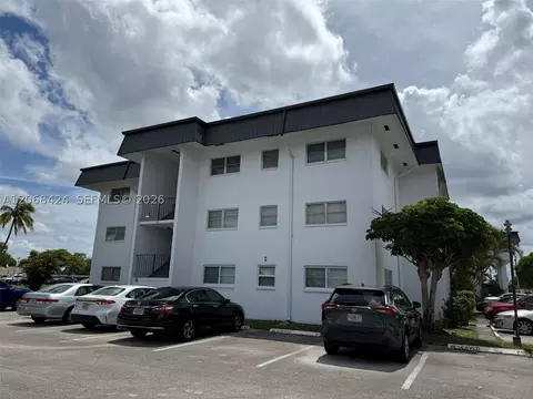 4880 NW 22nd St #307, Lauderhill, FL 33313