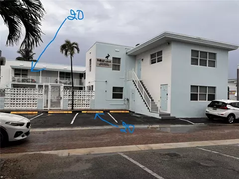 1901 N Surf Rd #20, Hollywood, FL 33019