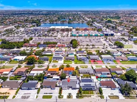 View/Area - 700 W 51st Pl, Hialeah, FL 33012 photo 2 of 4