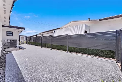 Exterior - 700 W 51st Pl, Hialeah, FL 33012 photo 1 of 3