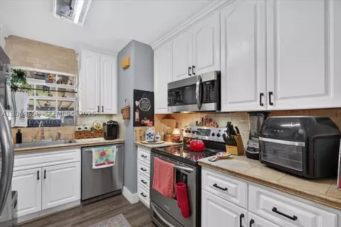 Kitchen - 121 E 36th St, Hialeah, FL 33013 photo 1 of 2