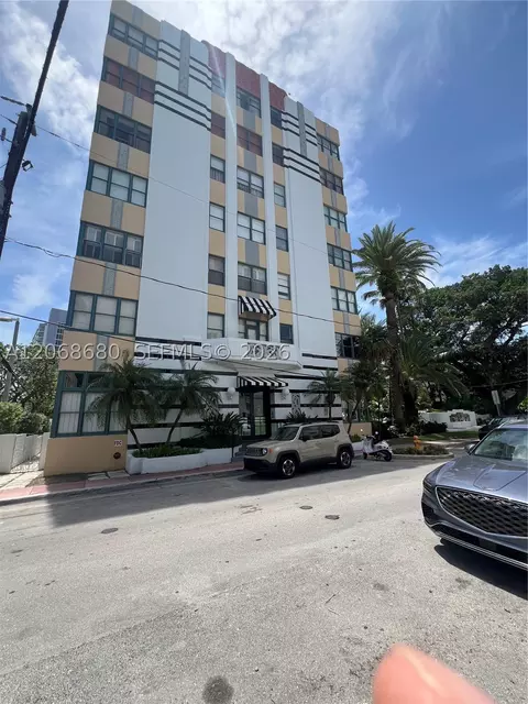 2421 Lake Pancoast Dr #4D, Miami Beach, FL 33140