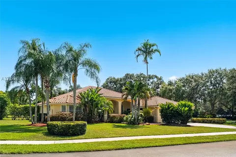 10660 SW 44th Ct, Davie, FL 33328